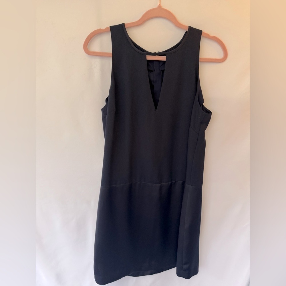 Banana Republic Navy Blue Sleeveless Midi dress size 8 In EUC!